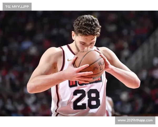 申京场均23+9+7数据比肩全明星，火箭中锋成长轨迹折射国际球员崛起